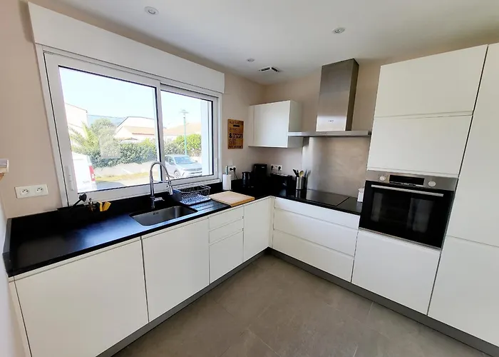 Maison Renovee 5 Chambres, Wifi, Parking, A 800m Du Marche Et 1km - Fr-1-92-891 * Les Sables-dʼOlonne