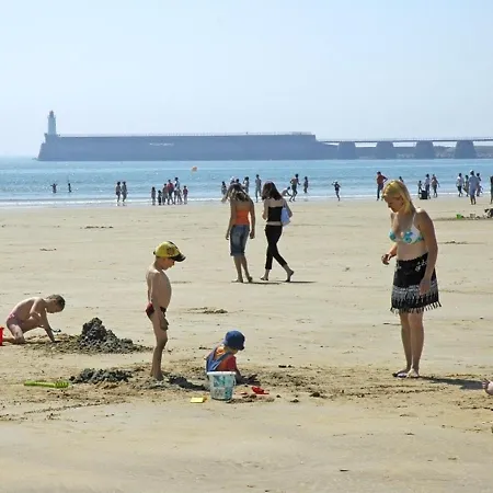 Maison Renovee 5 Chambres, Wifi, Parking, A 800m Du Marche Et 1km - Fr-1-92-891 莱萨布勒-多洛讷