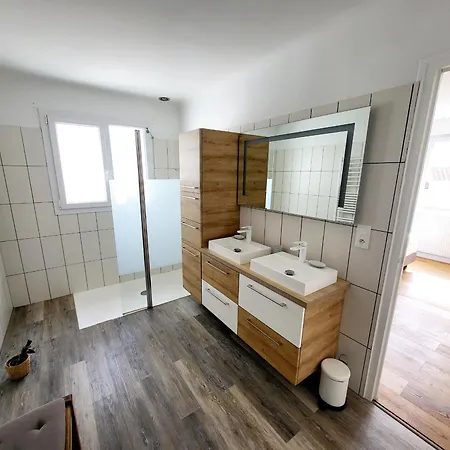 Maison Renovee 5 Chambres, Wifi, Parking, A 800m Du Marche Et 1km - Fr-1-92-891 Les Sables-dʼOlonne